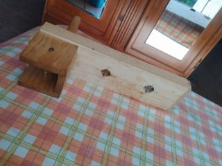Rallador de aceitunas de madera