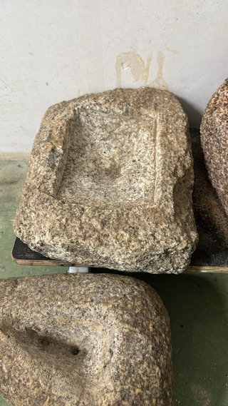 Pías de piedra