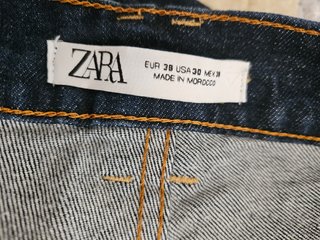 Pantalones vaqueros casi nuevos.