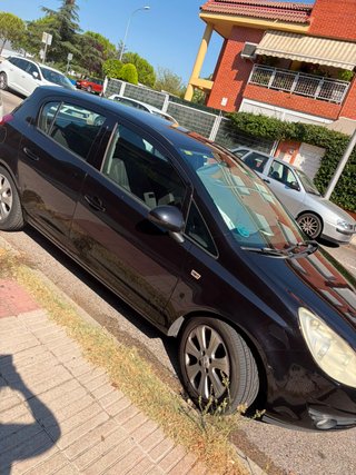 Opel Corsa 1.4 gasolina 90 CV