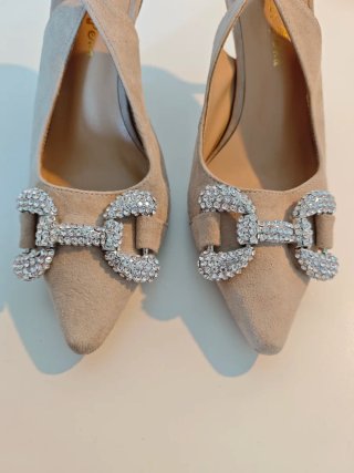 Zapatos Alma en Pena destalonados beige