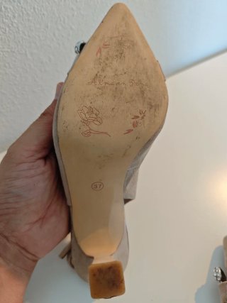 Zapatos Alma en Pena destalonados beige