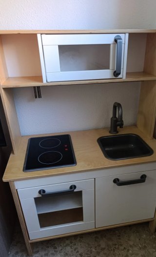 Cocinita de madera para niños