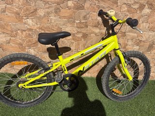 Bicicleta infantil NSTAR amarilla