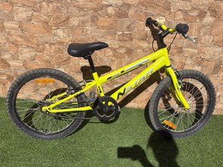 Bicicleta infantil NSTAR amarilla