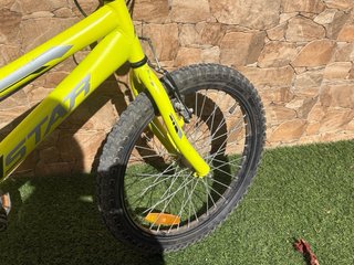 Bicicleta infantil NSTAR amarilla