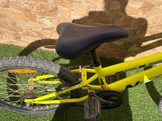 Bicicleta infantil NSTAR amarilla