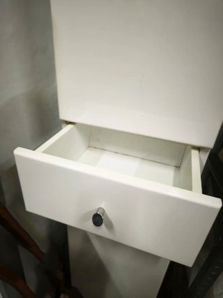 Mueble de baño alto blanco