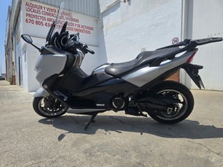 Yamaha TMax 530DX Maxi Scooter