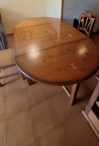 Mesa redonda de madera extensible