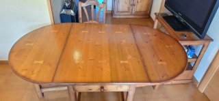 Mesa redonda de madera extensible