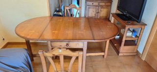 Mesa redonda de madera extensible