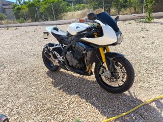 Triumph Speed Triple 1200 RR