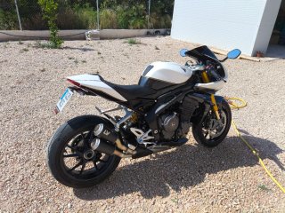 Triumph Speed Triple 1200 RR