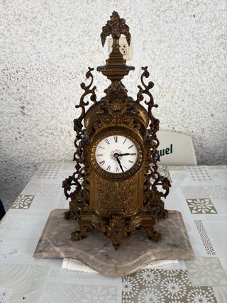 Reloj de sobremesa antiguo
