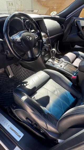 Infiniti QX70 2013