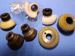 Piñones para máquina de coser
