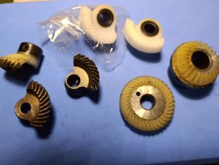 Piñones para máquina de coser