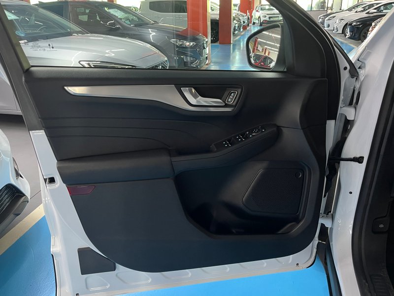 Ford Kuga 2022, foto 14