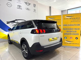 Peugeot 5008 2022