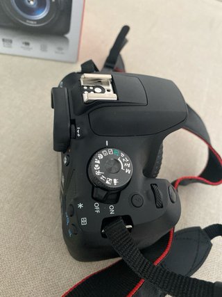 Canon EOS 2000D Kit EF-S 18-55mm