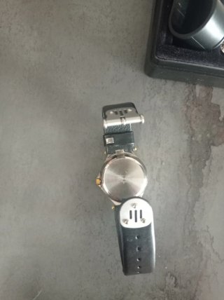 Orologio Regolo Uomo Nero e Oro