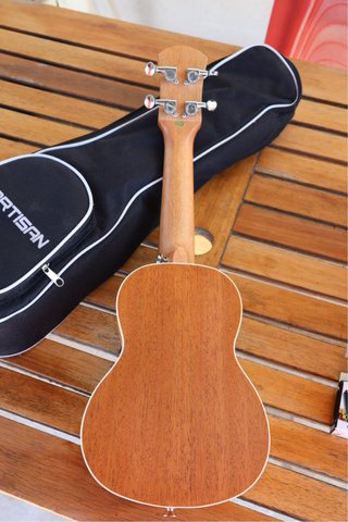 Ukelele Martisan con funda y caja