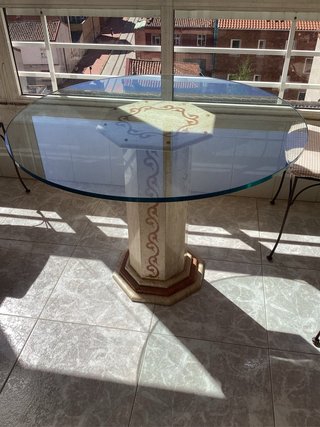 Mesa redonda cristal y pie de marmol