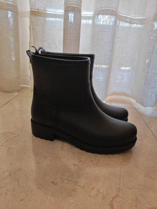 Botas de niña negras