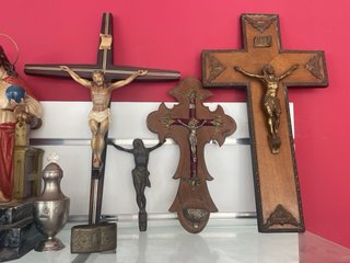 Figuras religiosas: Santos, Cristos, Vírgenes