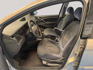 Citroen C5 2.0 HDI Magic 80 kW (110 CV)