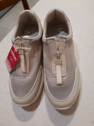 Zapatillas Maria Mare Beige y Doradas