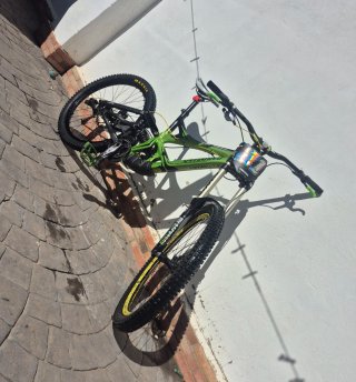 Bicicleta de Descenso Verde