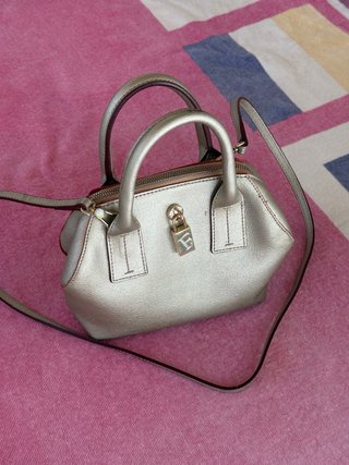 Bolso Furla Dorado