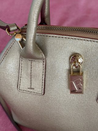 Bolso Furla Dorado