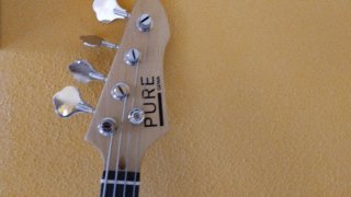 Bajo Eléctrico 4 Cuerdas Casi Nuevo
