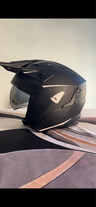 Casco Moto Negro SHERATAN