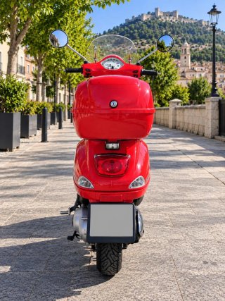 Vespa LX 125 Roja