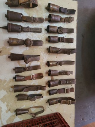 20 Cencerros de metal y cuero