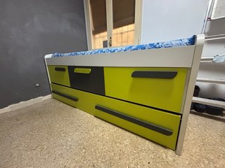 Cama alta con cajoneras y cajón con otro colchón