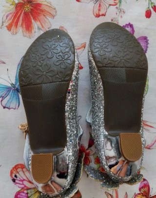 Tacones plateados niña número 34