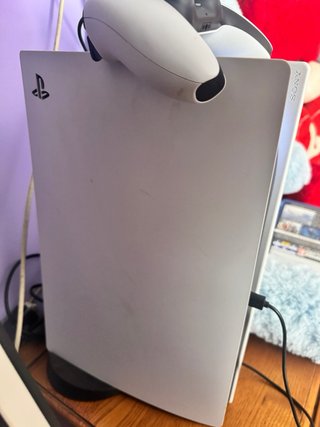 PS5 con lettore + controller + 3 giochi PS4