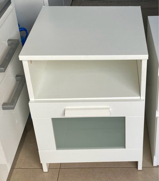 Mesita de noche IKEA