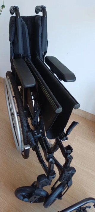 Silla de ruedas Invacare Action3 NG