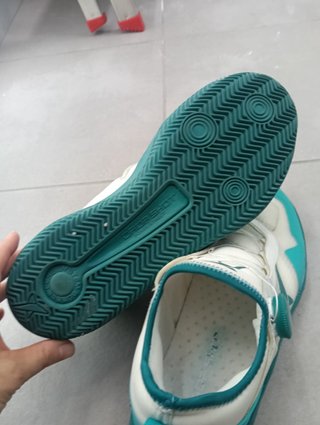 Zapatillas Padel Teal y Blanco