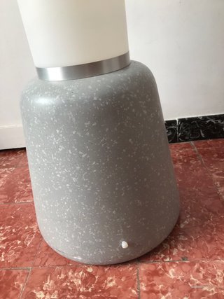 Lámpara de pie moderna mármol y plástico