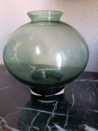 Jarrón de cristal verde