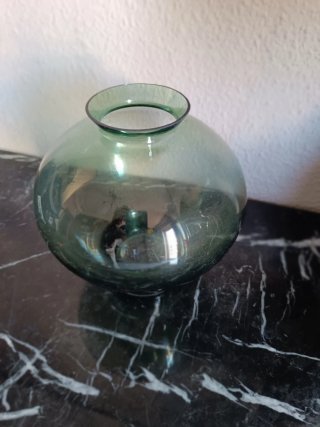 Jarrón de cristal verde