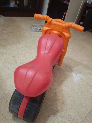 Moto de juguete infantil roja