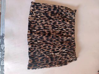 Top leopardo fruncido